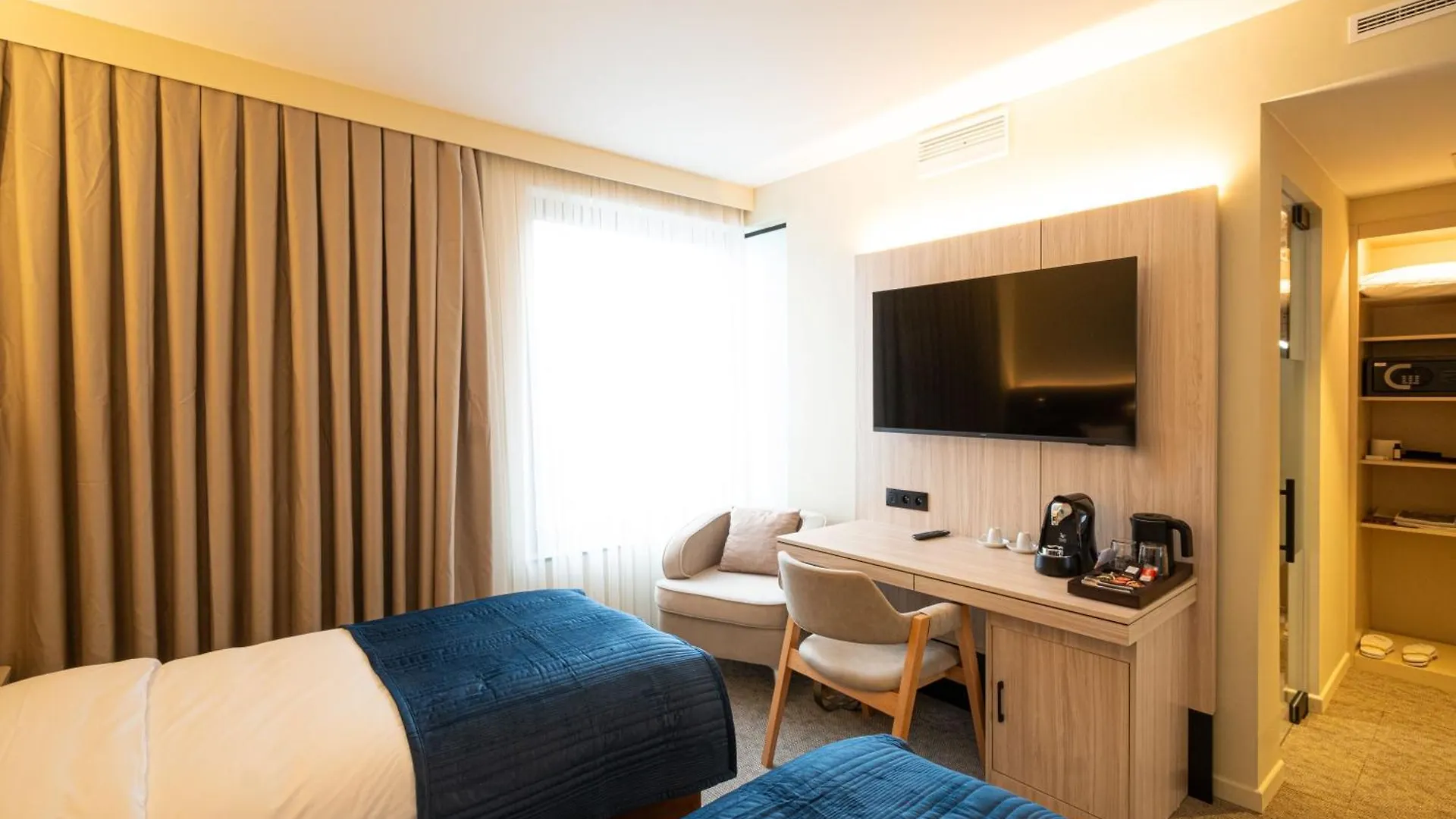 The Liman Hotel Saint-Josse-ten-Noode 4*,